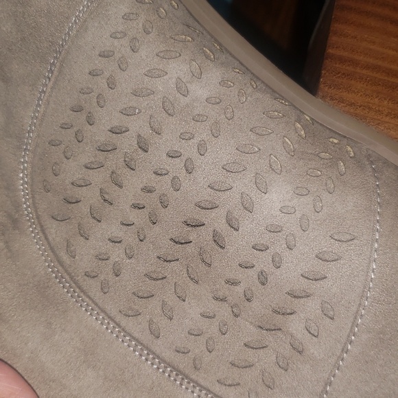 Torrid Grey Lasercut Detail Ankle Boot with Heel Size 11W NWT - Picture 6 of 6